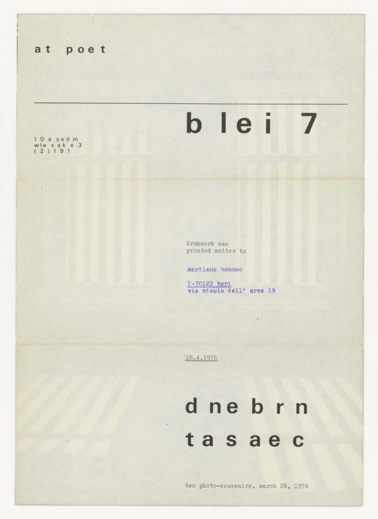 Daniel Buren, transparency, art & project, Bulletin 76, 1976 ; Sammlung Marzona, Kunstbibliothek – Staatliche Museen zu Berlin; VG Bild-Kunst, Bonn.